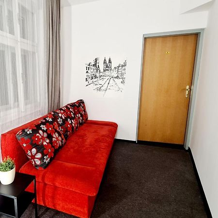 Thai Sun Hostel Praga Zewnętrze zdjęcie
