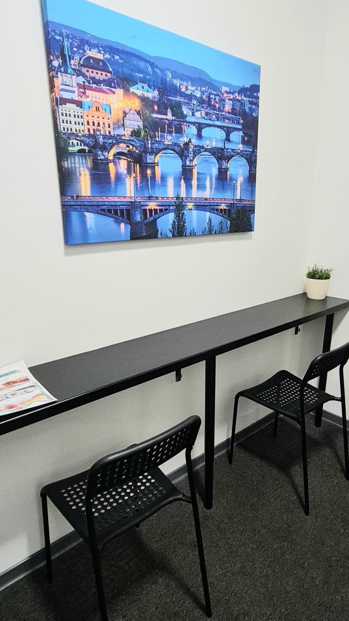 Thai Sun Hostel Praga Zewnętrze zdjęcie